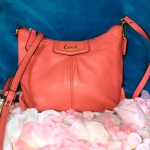 Euc Coach Ashley leather bag